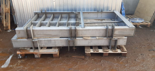 Щитовые затворы 1200х120​0 для перекрытия потока ​в каналах и гидротехниче​ских системах