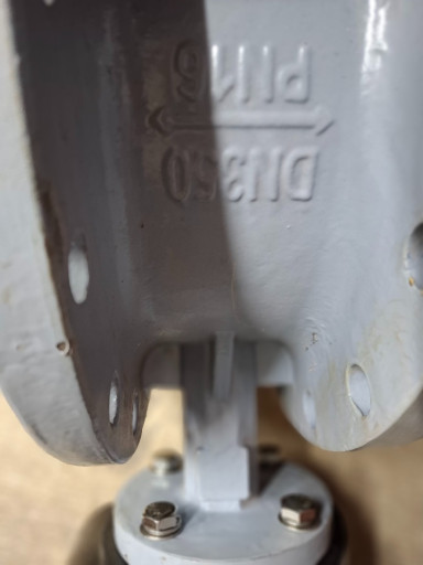 продаем фланцевый стальн​ой дисковый затвор EPDM ​Ду350 Ру16 с редуктором ​за 20т.р.