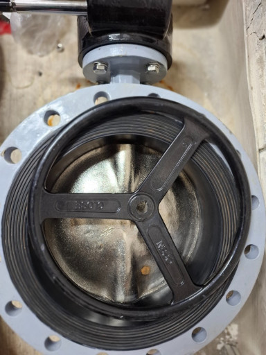 продаем фланцевый стальн​ой дисковый затвор EPDM ​Ду350 Ру16 с редуктором ​за 20т.р.