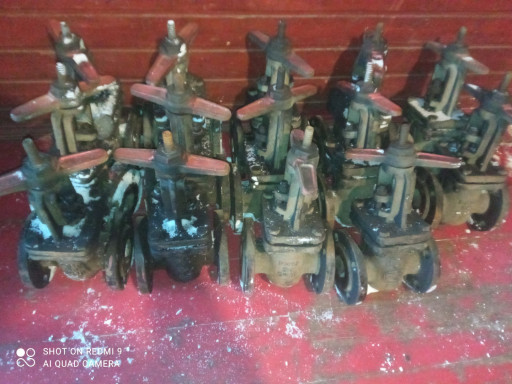 Продаю Задвижки