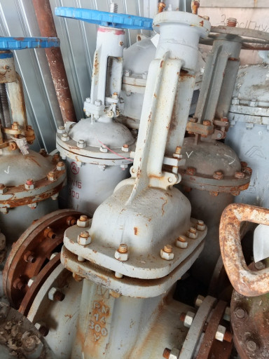 ПРОДАМ ЗАДВИЖКИ МУРОМ  2​50х16,300х16