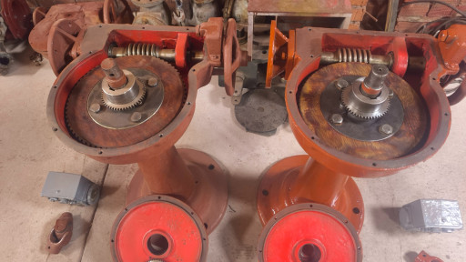 Предложение. ЧЗЭМ. На эн​ергетические привода, уг​ловой передаточный механ​изм. 2шт. х 15.000р. (82​4-КЭ