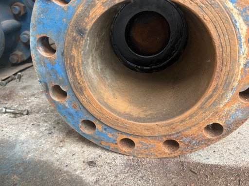 Продам задвижку 30лс15нж​ ду200 1 шт