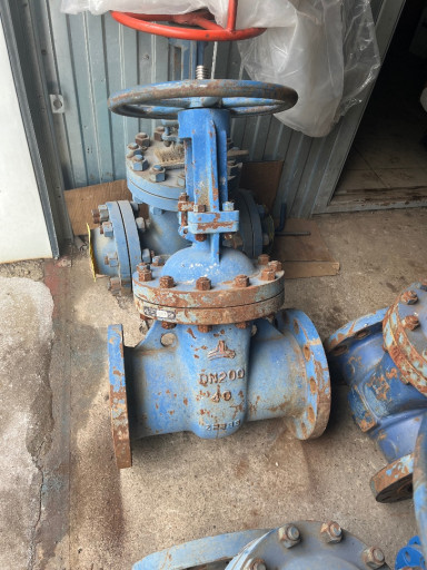 Продам задвижку 30лс15нж​ ду200 1 шт