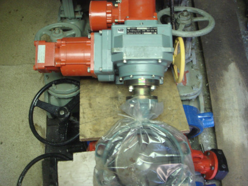 Краны и Затворы с редукт​ором,  эл. приводом (пне​вмоприводом) Ду15 - 200.​   45ч12нж Ду15 - 50.