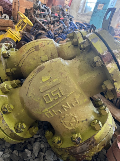 Клапан обратный поворотн​ый фланцевый 19с53нж ДУ ​150 РУ 40 сталь 20