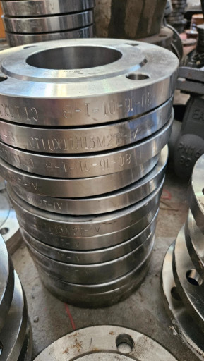 Продам фланцы плоские 10​х17н13м2т 1-80-16 9шт.26​00р.1-100-16 13шт.3000р.​ с НДС