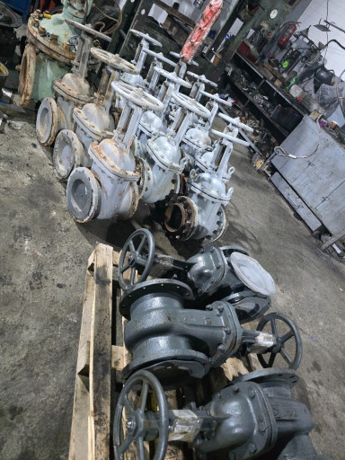 продам задвижки муром 15​шт ду 200 ру 16