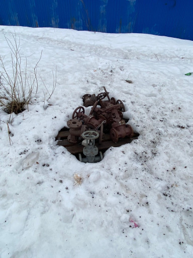 Продам срочно задвижки 5​0/16 лежак