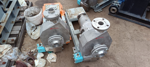 Продам нержавеющие химич​еские насосы