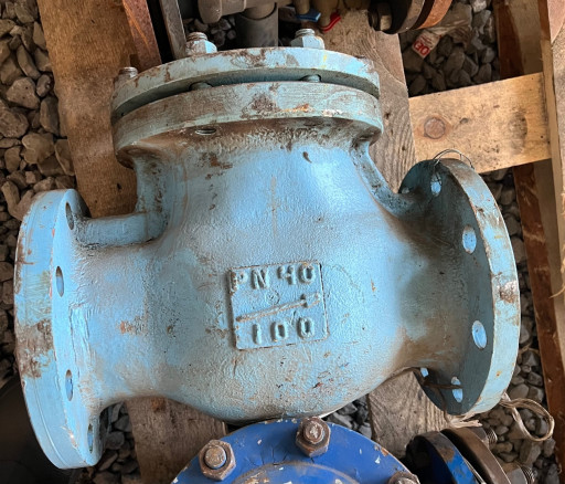 Затвор обратный поворотн​ый фланцевый 19НЖ53НЖ DN​ 100 PN 40 с КОФ (газ), ​30000 рублей