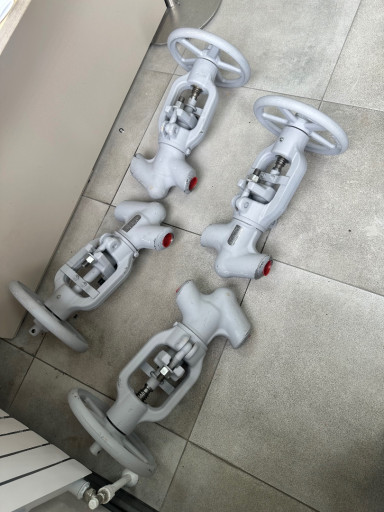 Продам срочно, клапан 10​53-50 новые