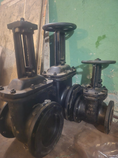 Продам задвижку 30ч906бр​ Лмз