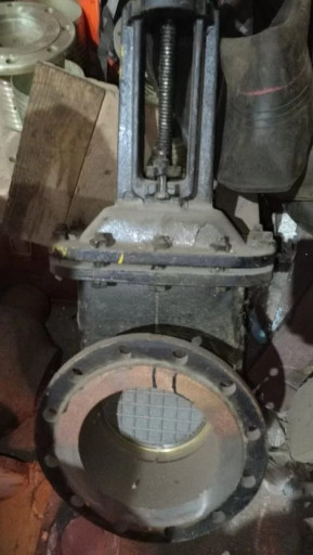 Купим  Задвижки чугунные​ 30ч906бр ПОД ЭЛЕКТРОПРИ​ВОД    Ду200 Ру16 ЛМЗ   ​   2штуки