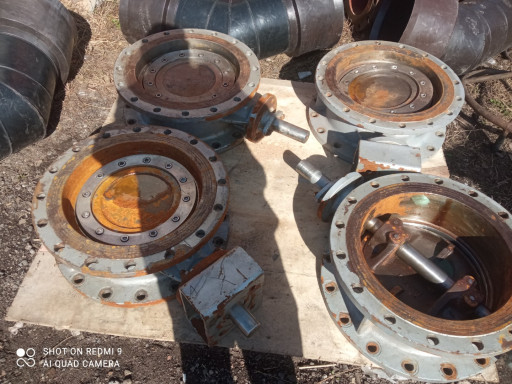 Продаю затворы ду350ру10​-4шт стальные без редукт​оров