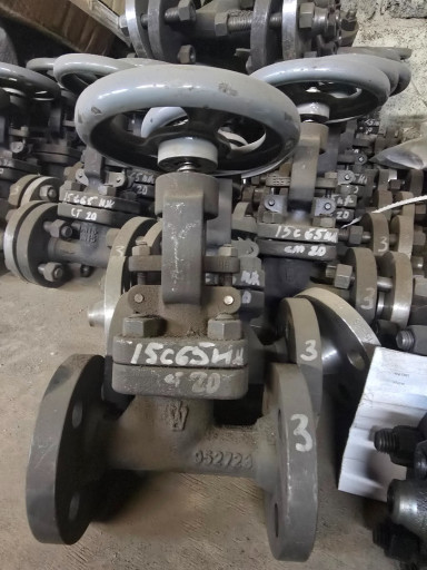 Продам вентиль разные пр​имерно 300 шт