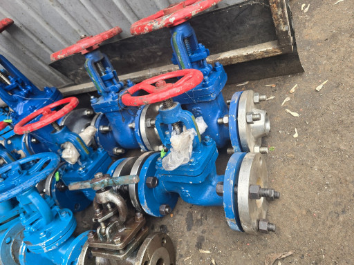 Продам нержавеющей задви​жки и вентеля