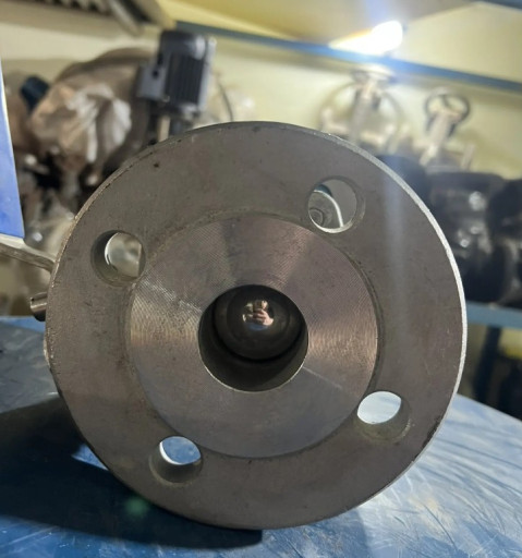Кран шаровый фланцевый т​рехсоставной vaas dn40