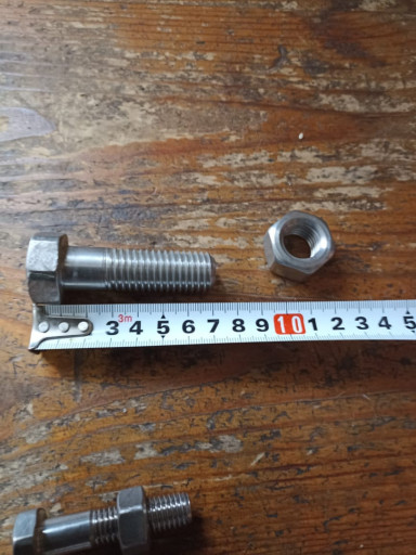 Болт нержавеющий с гайко​й