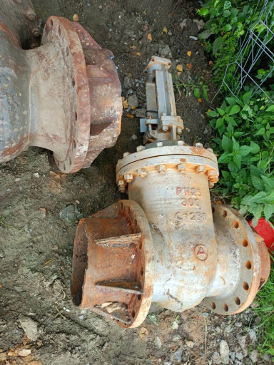 Продам задвижки б/ у