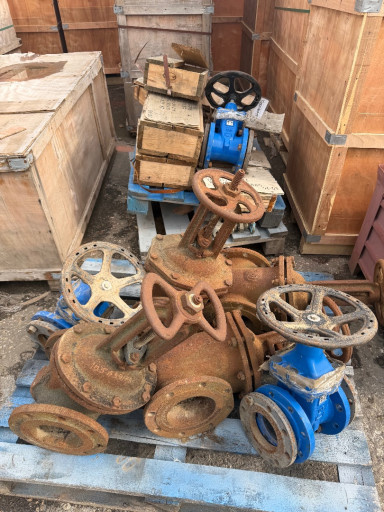 Продам с хранения задвиж​ки Ду150 Ру10  4 шт. Цен​а договорная